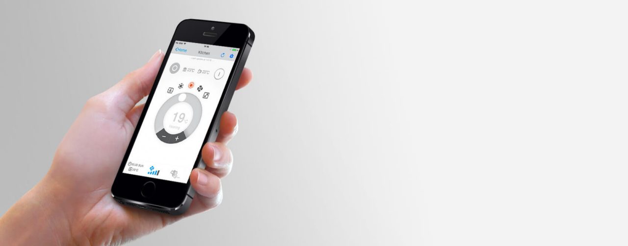 Toujours aux commandes